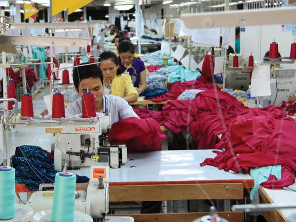 Thị trường - Tiêu dùng - Cắt giảm thủ tục: “Khoảng cách giữa mồm với tay còn quá xa“