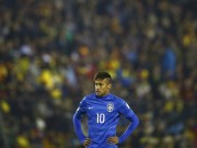 Bóng đá - Neymar bị đuổi vì sút bóng, húc đầu vào mặt đối phương