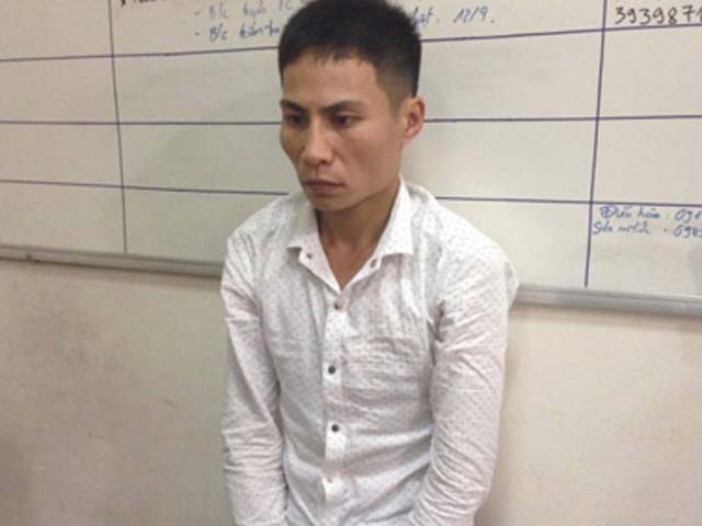 Pháp luật - Bắt 2 đối tượng "ôm" 300 viên hồng phiến