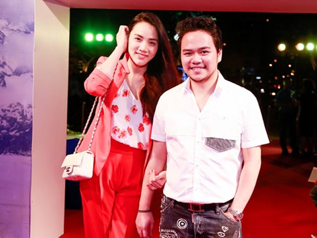 Người mẫu - Hoa hậu - Trang Nhung thon thả đi xem phim cùng ông xã