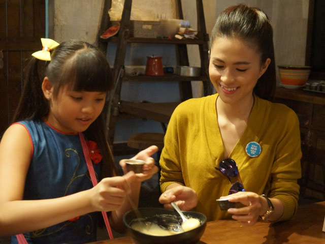 Tin tức giải trí - Thùy Trang trở lại tuổi học trò với tiệc chia tay bạn bè