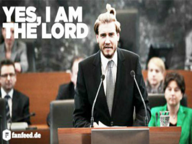 Bóng đá - Sao 360 độ: "Chân gỗ" Bendtner muốn làm Thủ tướng