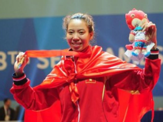 Thể thao - Mê kiếm, quên chuyện chồng con