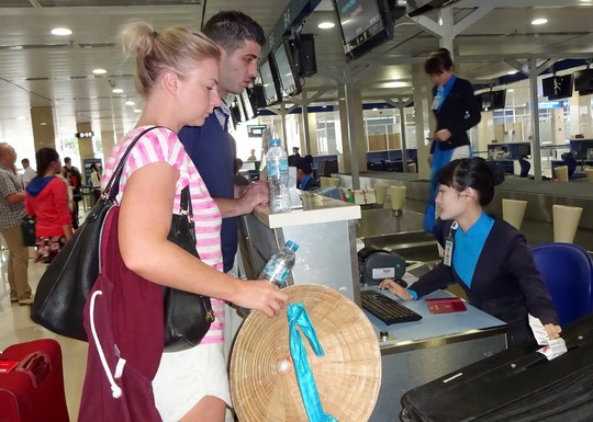 Thị trường - Tiêu dùng - Chặn “móc túi” khách đi máy bay