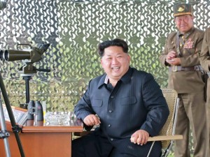 Tin tức trong ngày - Kim Jong-un hào hứng dõi theo nữ phi công luyện tập