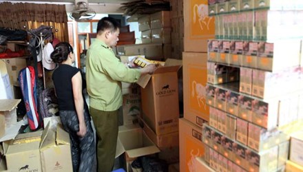 Thị trường - Tiêu dùng - “Bóc mẽ” các chiêu trò buôn lậu