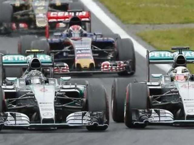 Thể thao - Phía sau vạch đích Austrian GP: Trả giá cho những lỗi pit-stop (P1)