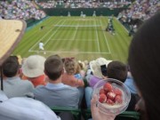 Thể thao - Tin HOT 24/6: Món dâu tây ở Wimbledon