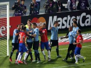 Bóng đá - Chile - Uruguay: 1 bàn thắng, 2 thẻ đỏ