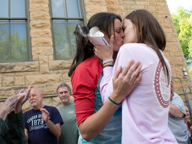 Mỹ tuyên bố hợp pháp hóa hôn nhân đồng giới