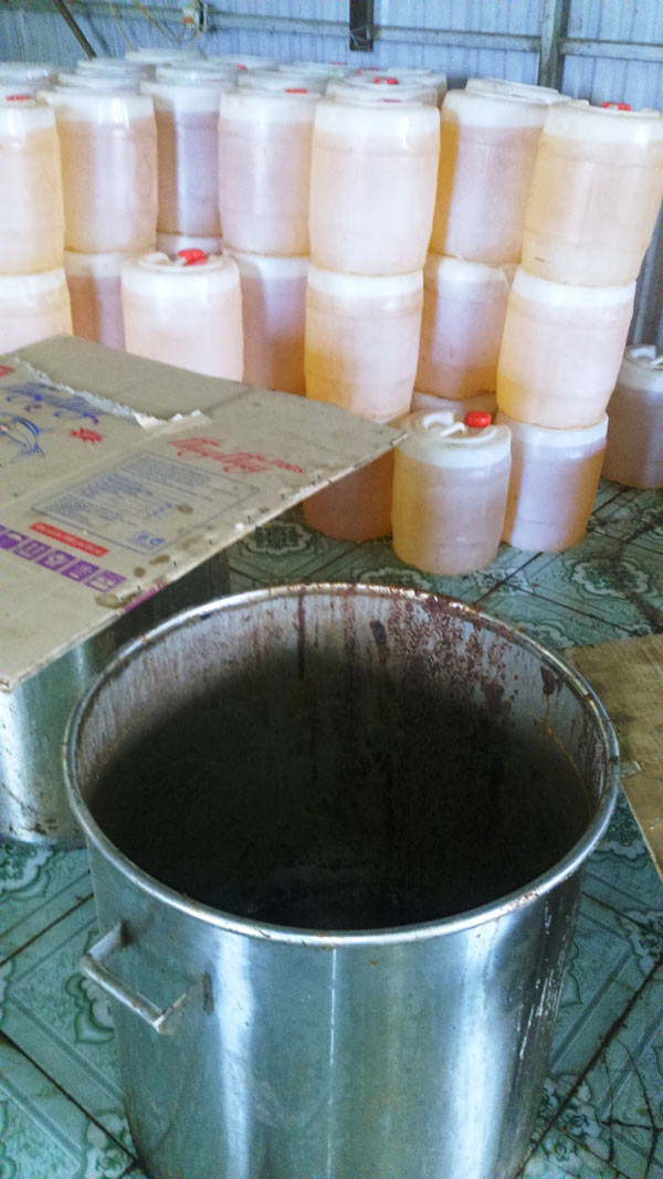 Thị trường - Tiêu dùng - "Mục sở thị" cơ sở làm bim bim "bẩn"