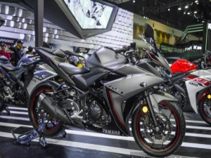 Ô tô - Xe máy - Ngắm Yamaha R3 khoác áo xám cực ngầu