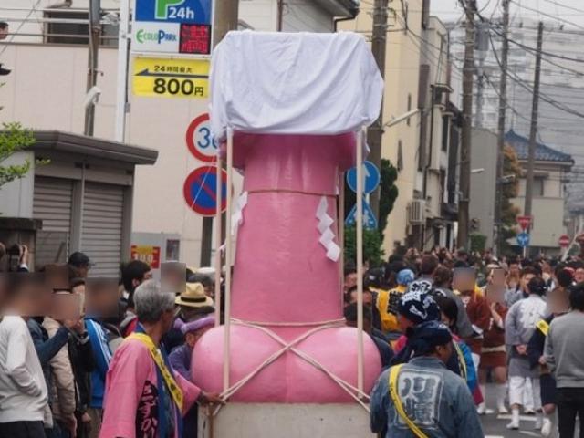 Thế giới - Nô nức rước "của quý" khổng lồ diễu phố ở Nhật Bản
