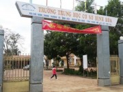 Giáo dục - du học - Khiển trách thầy giáo đánh học sinh phải bó bột