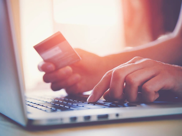 Xu hướng thời trang - 5 món chớ nên mua online nếu không muốn thất vọng