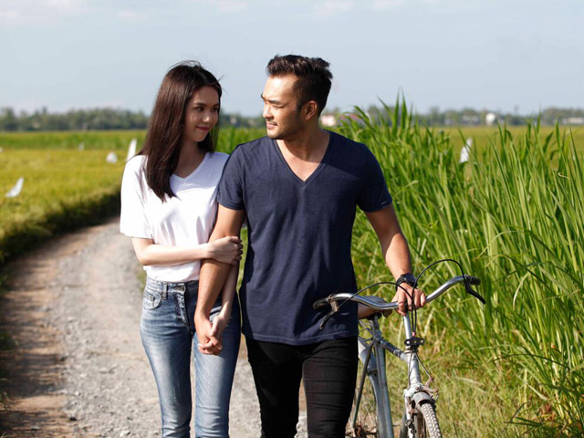 Người mẫu - Hoa hậu - Một mình Ngọc Trinh không cứu được "Vòng eo 56"!