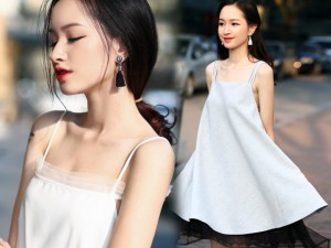 Thời trang - Dạo phố đầu hè xinh như hotgirl với đầm 2 dây gợi cảm