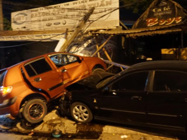 Tai nạn giao thông - Ô tô húc nhau, một người đi xe máy thiệt mạng