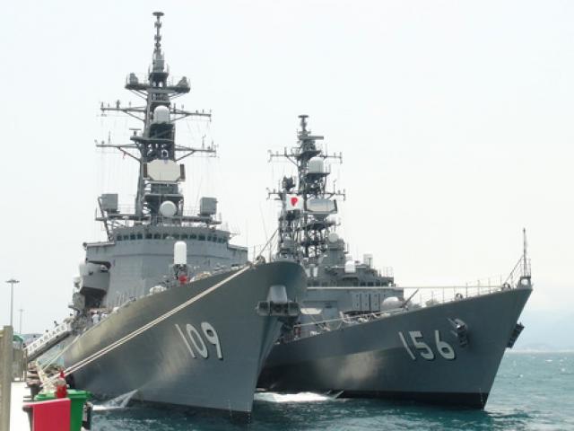 Hai chiến hạm hàng đầu Nhật Bản cập cảng Cam Ranh