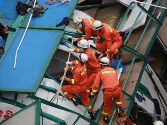 Thế giới - TQ: Gió thổi sập cần cẩu, 18 người thiệt mạng