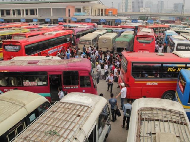 Thị trường - Tiêu dùng - HN: Tăng xe, giảm giá vé dịp nghỉ lễ Giỗ tổ, 30.4 và 1.5