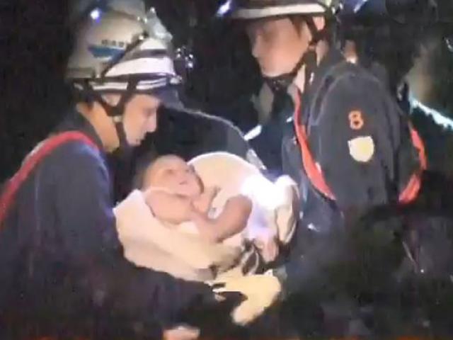 Động đất Nhật Bản: Bé 8 tháng tuổi sống sót kì diệu