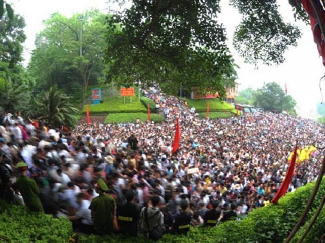 Tin tức trong ngày - Hàng triệu du khách về dự lễ hội Đền Hùng năm 2016