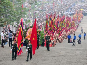 Tin tức trong ngày - Ảnh: Giỗ Tổ, người dân đổ về Đền Hùng như dòng thác