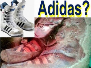 Chuyện lạ - Xác ướp 1.500 tuổi mang giày... Adidas