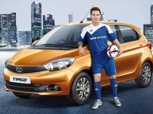 Xe xịn - Siêu sao Messi chạy xe giá rẻ Tata Tiago