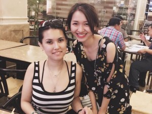 Phim - Maria Ozawa chụp hình với fan Việt gây chú ý