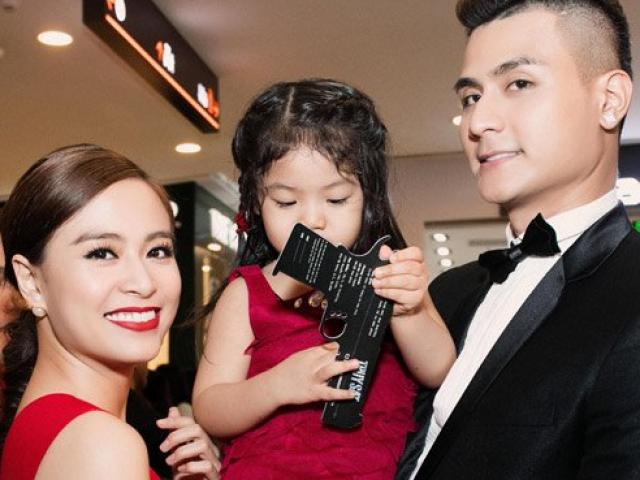 Phim - Hoàng Thùy Linh thân thiết với gia đình Vĩnh Thụy