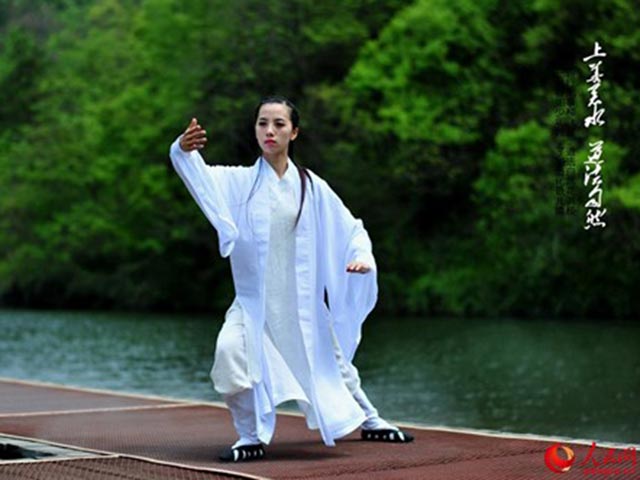 Thể thao - Thiếu nữ lên núi Võ Đang luyện tuyệt đỉnh Thái Cực Quyền