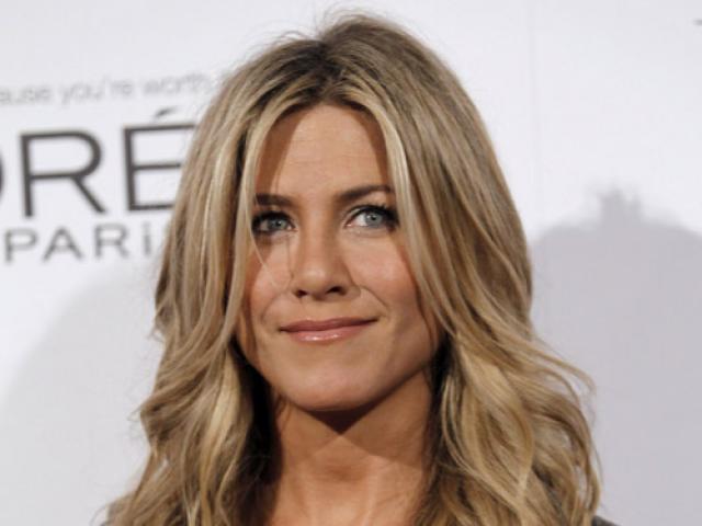 Phim - Vợ cũ Brad Pitt là phụ nữ đẹp nhất thế giới ở tuổi 47