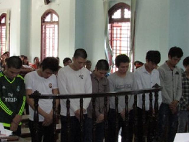 Pháp luật - Suýt mất mạng vì… đội mũ vào buổi tối