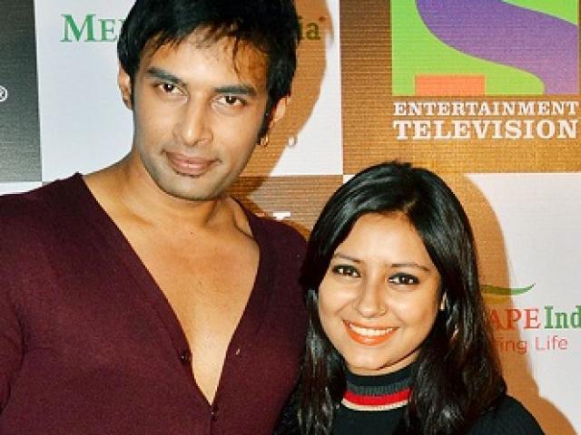 Đời sống Showbiz - "Cô dâu 8 tuổi" đã phá thai ngay trước khi tự tử