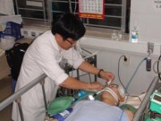 Pháp luật - Mang súng ra bàn luận trong lúc nhậu, một người trúng đạn