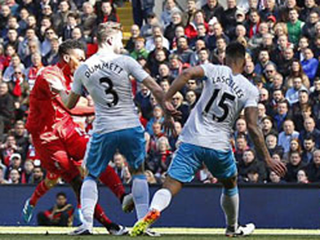 Bóng đá - Liverpool - Newcastle: Đòn trừng phạt