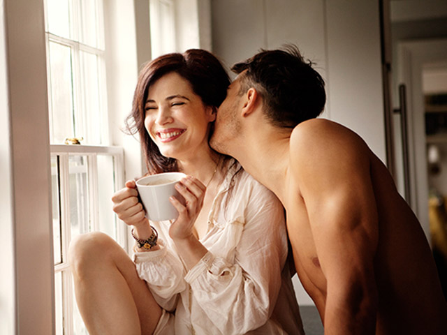 Bạn trẻ - Cuộc sống - Những điều chị em cần biết khi hẹn hò trai trẻ