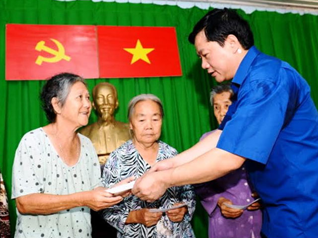 Tin tức trong ngày - Ông Đinh La Thăng: Nông thôn cũ cũng được, miễn thoát nghèo