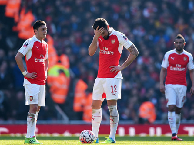 Bóng đá - "Bệnh nặng" của Arsenal: Ozil làm, Giroud phá