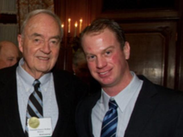 Thế giới - Mỹ: Mất vợ 20 năm, cụ ông 90 tuổi bỗng đi lấy "chồng"