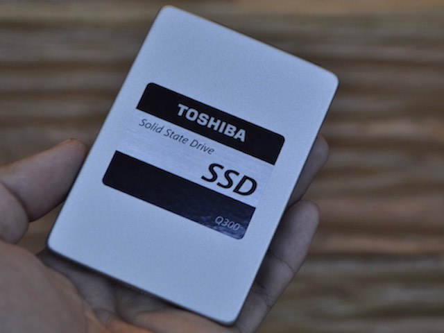 Công nghệ thông tin - Toshiba giới thiệu ổ cứng SSD sử dụng chip "cây nhà lá vườn"