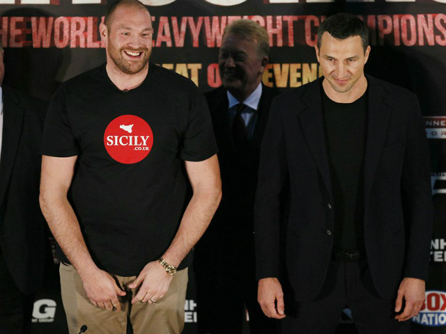 Boxing: Fury cởi áo "sỉ nhục' Klitschko trước trận tái đấu