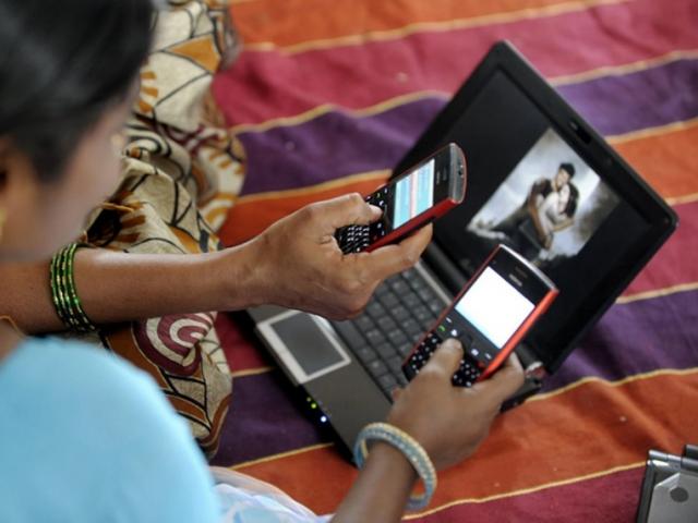 Thế giới - Ấn Độ: Điện thoại phải có nút “chống hiếp dâm”