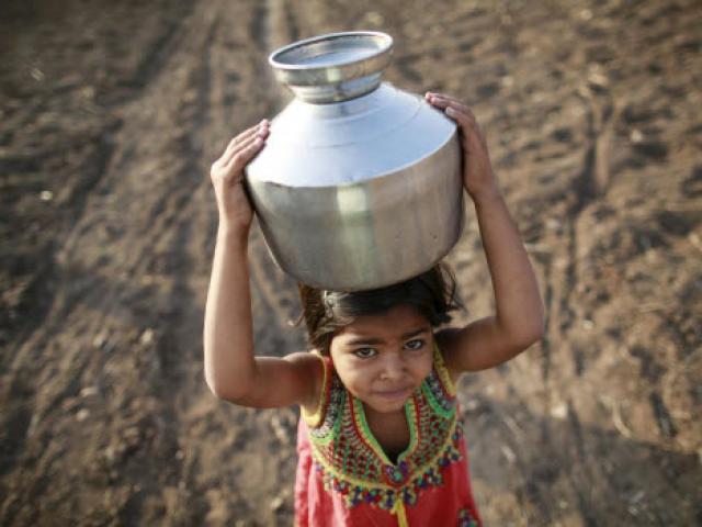 Thế giới - Ảnh: Người dân chống chọi với hạn hán kỷ lục ở Ấn Độ
