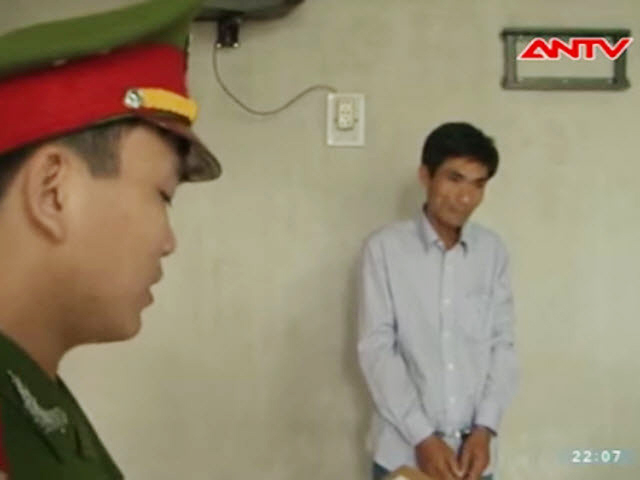 Pháp luật - Đốt người ở quán cà phê: Bắt khẩn cấp chồng cũ nạn nhân