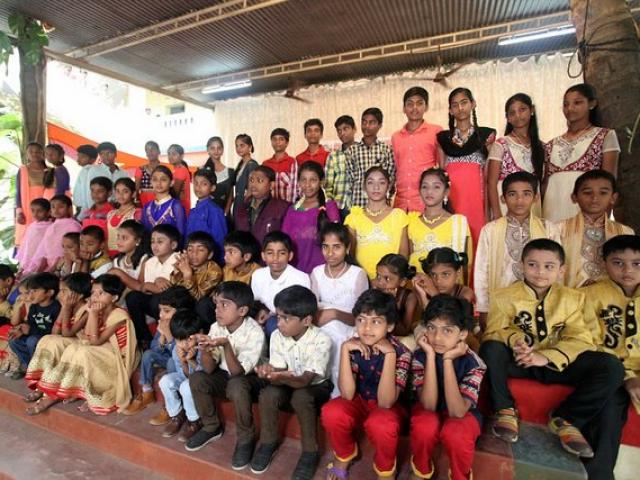 Thế giới - Ấn Độ: Trường học nhiều cặp sinh đôi nhất thế giới