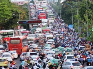 Tin tức trong ngày - Người dân ùn ùn về quê, đường phố Sài Gòn kẹt cứng