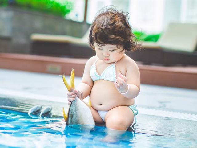 Bạn trẻ - Cuộc sống - "Yêu chết đi được" vẻ bụ bẫm của bé gái 10 tháng tuổi